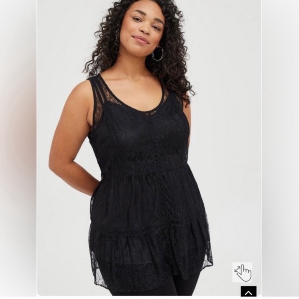 Lace sleeveless tunic